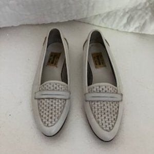 white leather Massimo shoe, size 51/2B